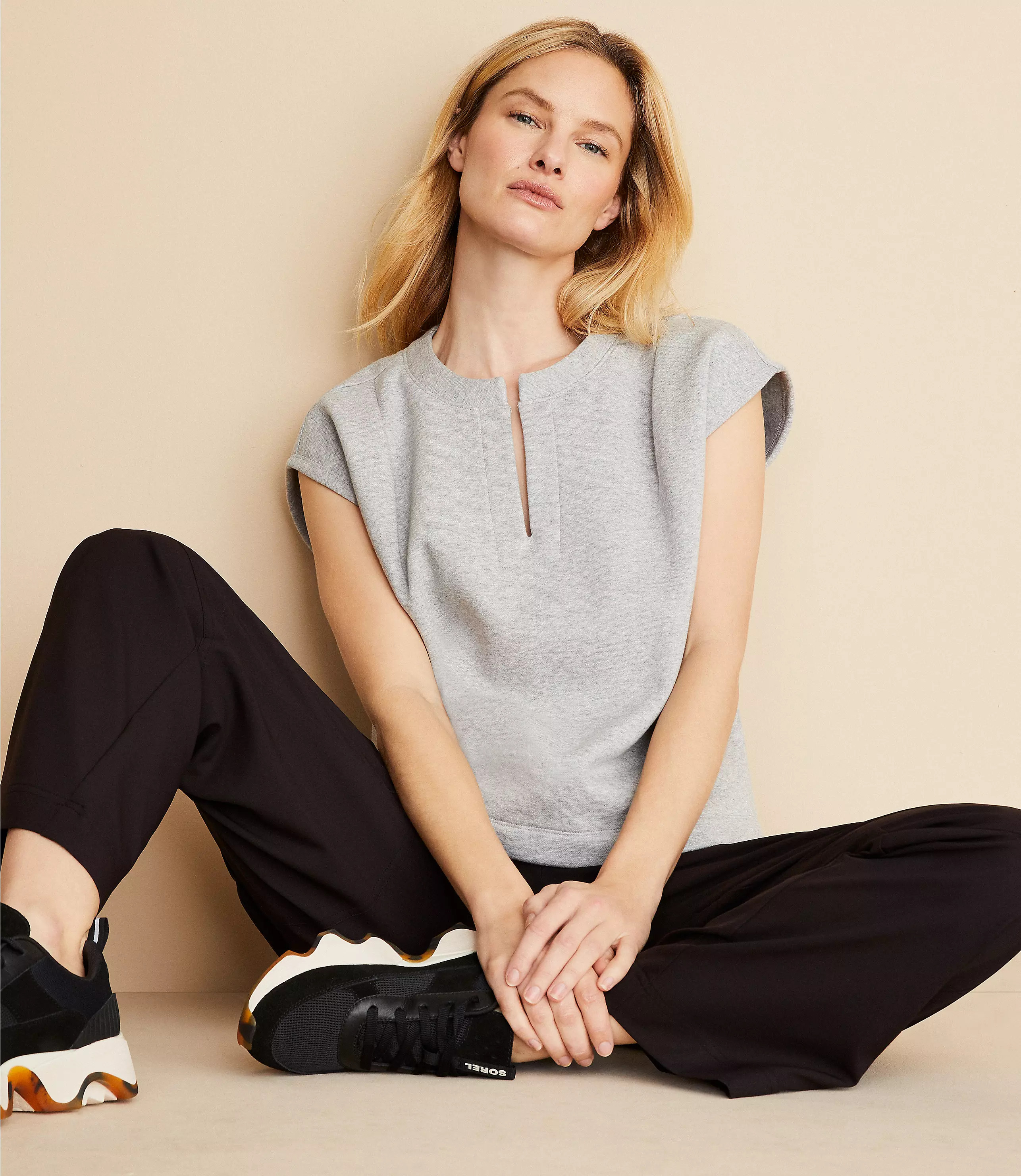 Lou & Grey Heathered Fleece Muscle Sweatshirt | LOFT