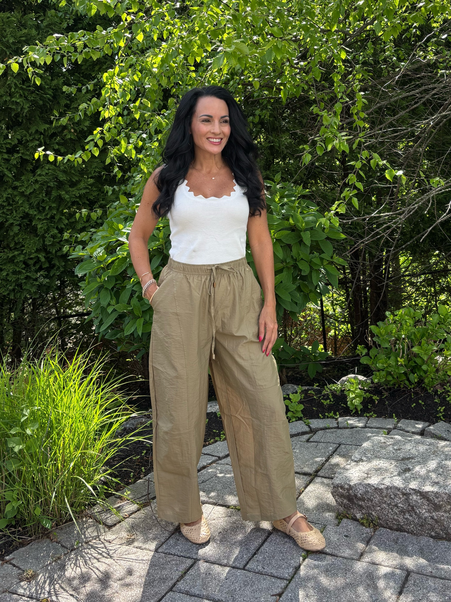 Scalloped sweater tank top with barrel let green pants and Mary jane shoes 

#LTKootd #LTKWorkwear #LTKOver40