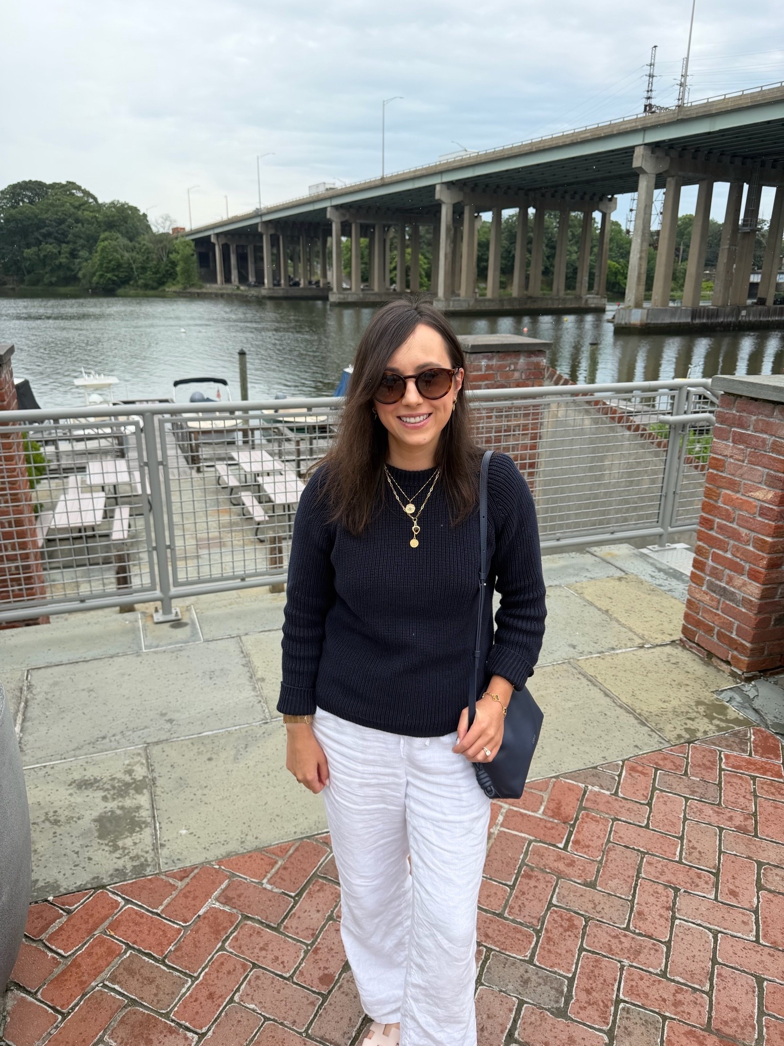 Can’t go wrong with @jcrew linen pants and a navy sweater

#LTKootd #LTKSeasonal