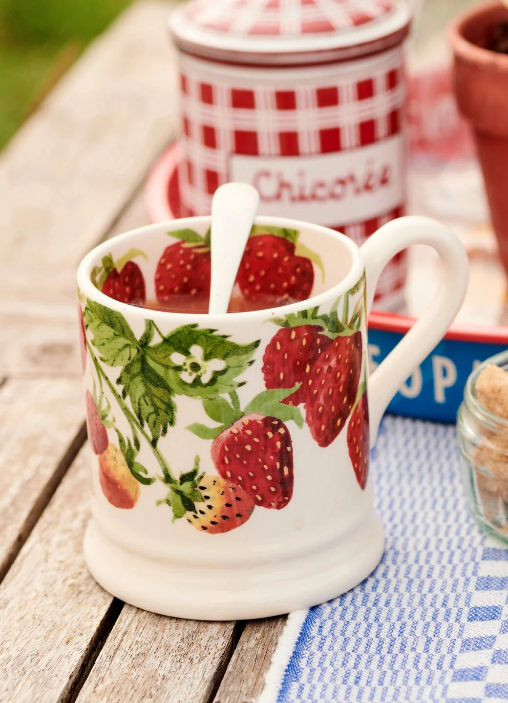 Strawberries 1/2 Pint Mug | Emma Bridgewater (UK)