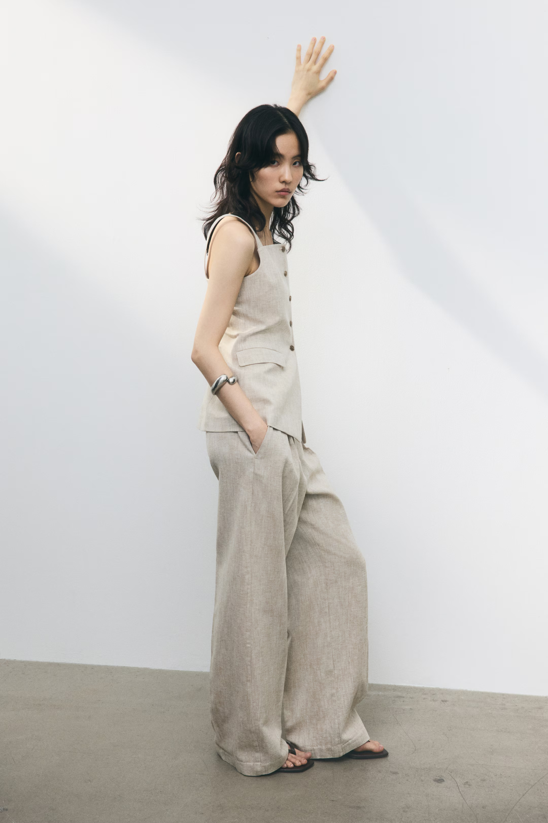 Pantaloni ampi in misto lino | H&M (FR, IT, ES, PT, BE)