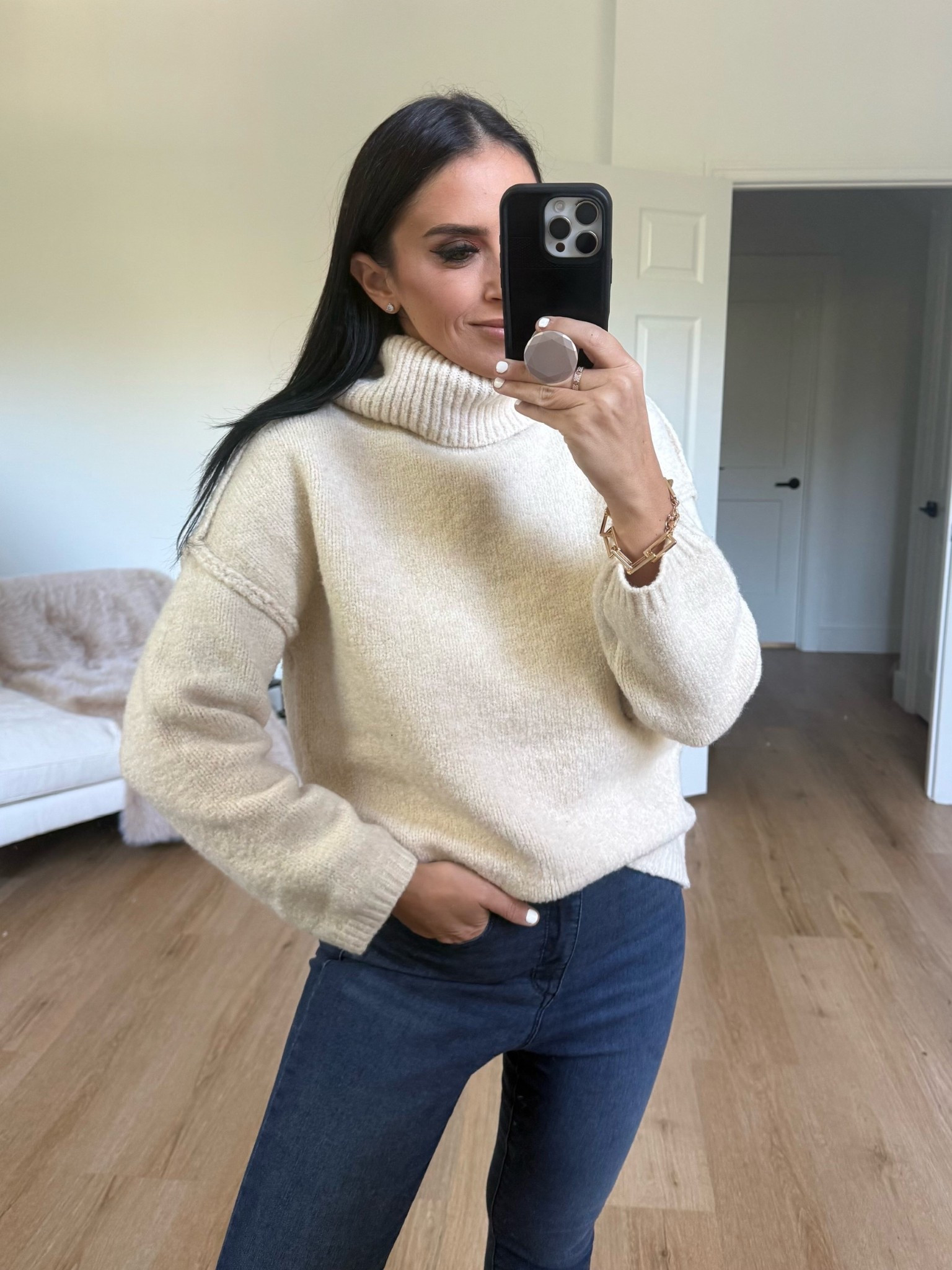 Fall oversized chunk knit sweater wearing size small.  
