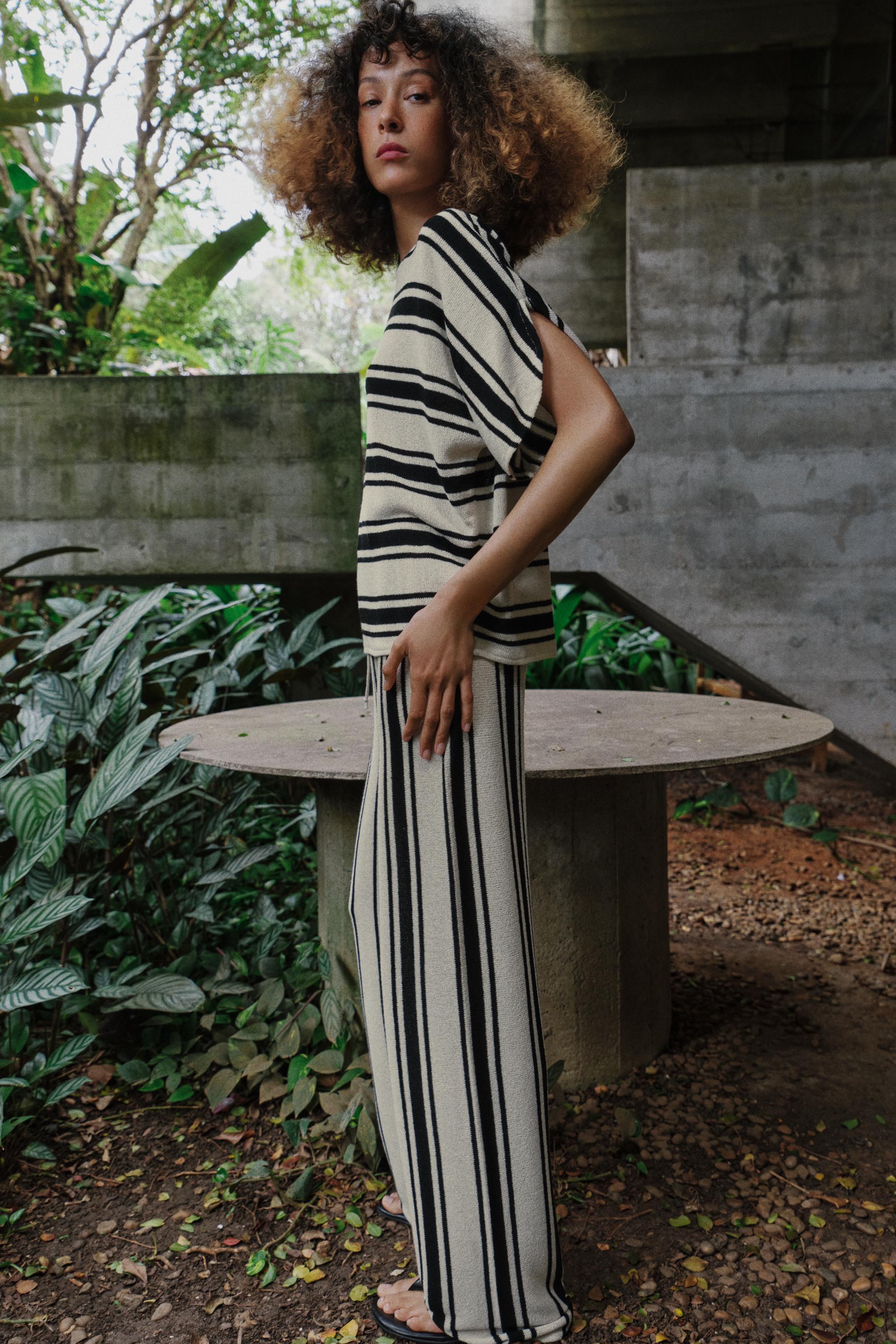 RUSTIC CAPE SLEEVE TOP | Zara UK