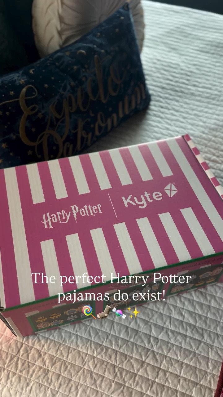 Harry Potter x Kyte Baby

⚡️The newest @kyteliving and Harry Potter collab is here!! I love a good matching pajama set, and these are perfect for those with an affinity for magic ✨
#gifted 

🍭Women’s Short Sleeve Pajama Set in Honeydukes
🧦Women’s Short Sleeve Pajama Set in Starry Icon

These are the most comfortable pajamas I’ve ever put on and that’s not an exaggeration. They are buttery soft and lightweight, and fit true to size. I’ll be wearing these every chance I get! 

The Kyte Baby Difference:
•Temperature-regulating
•Signature softness
•Lightweight, breathable

Thank you so much to @kyteliving @kytebaby for sending these my way!! 

#harrypotter #kytebaby #wizardingworldofharrypotter 
Harry Potter 
Hogwarts @harrypotterstyle 
Wizarding World 
Honeydukes 
Dobby
