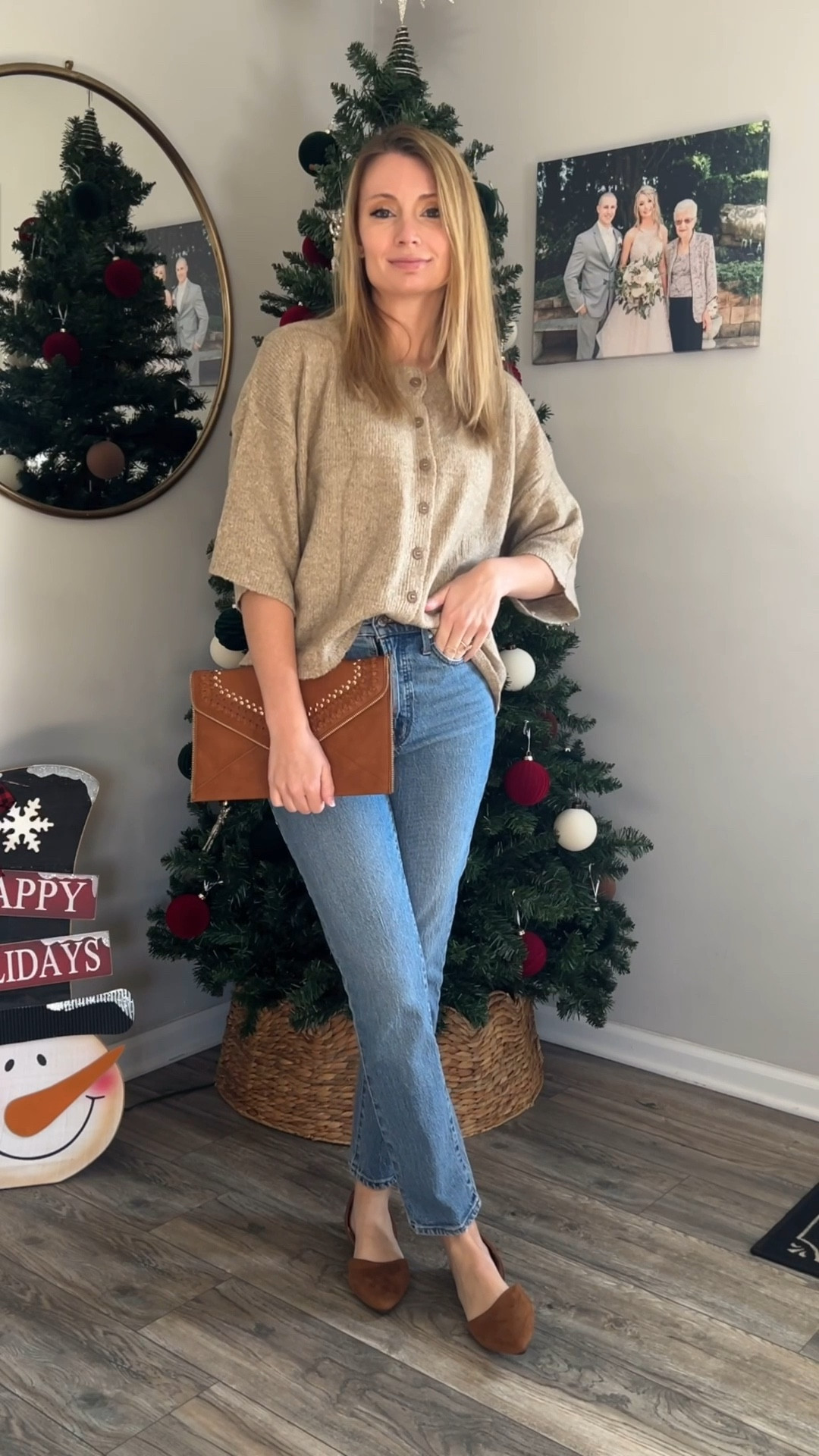This short sleeved sweater cardigan is oversized and makes for the cutest slouchy look - casual but still works for the office! 

#LTKWorkwear #LTKootd #LTKFindsUnder50