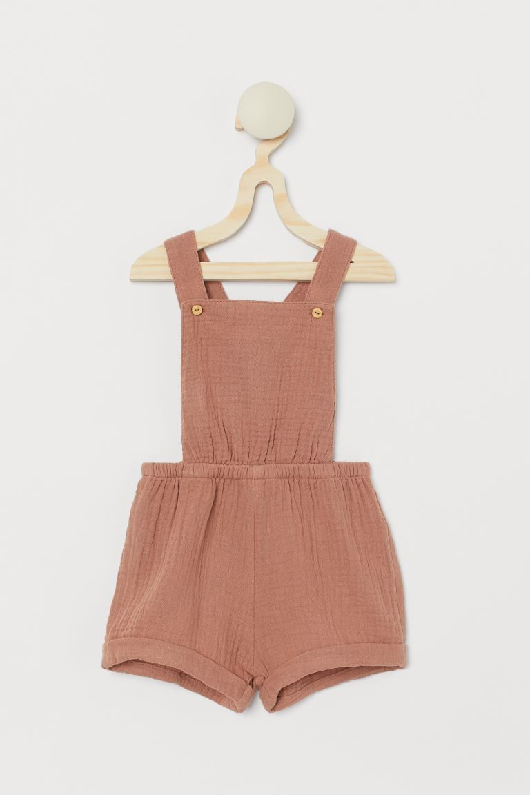 Baby Exclusive. Bib overall shorts in soft, double-weave organic cotton fabric. Elasticized waist... | H&M (US + CA)