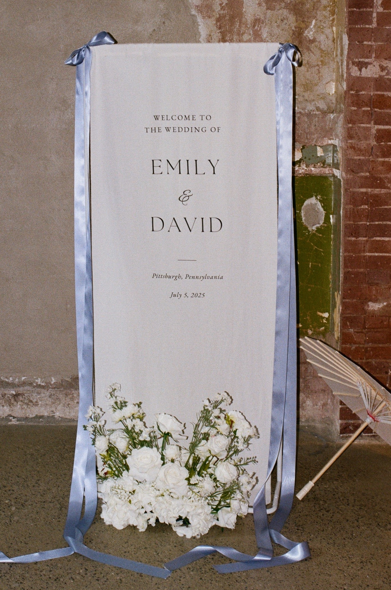 loved our simple wedding welcome sign :)

linen sign = 28x78” 