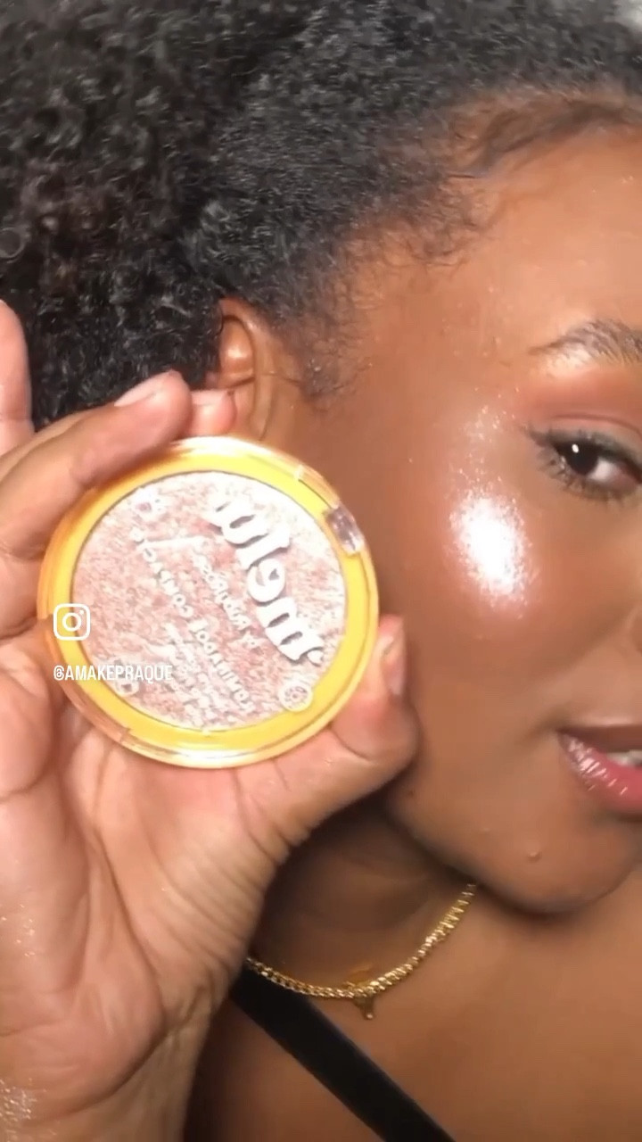 Iluminador MELU em uma palavra: AAAAAAAAH ✨ 
Simplesmente perfeito, da pra usar como sombra tbm, fica lindo. 

#LTKbeauty