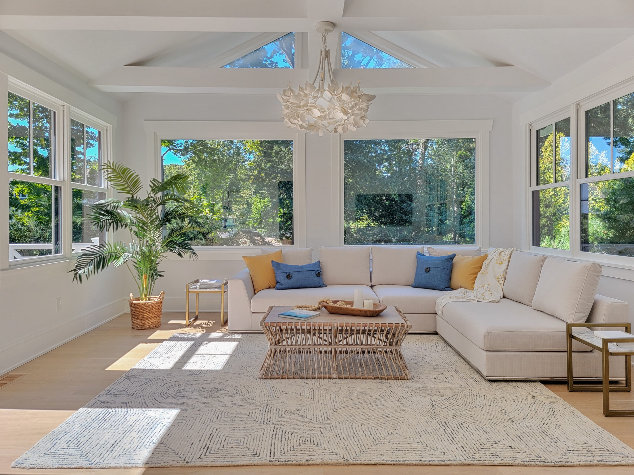 Let the sun shine in 🌞 Get the look! 

#LTKstyletip #LTKhome #LTKSeasonal