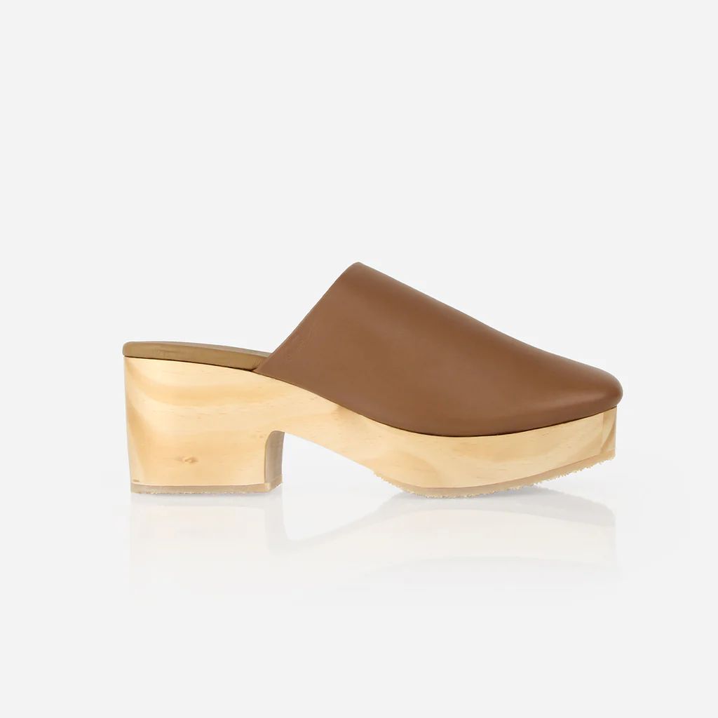 The West Coast Clog Praline | Poppy Barley