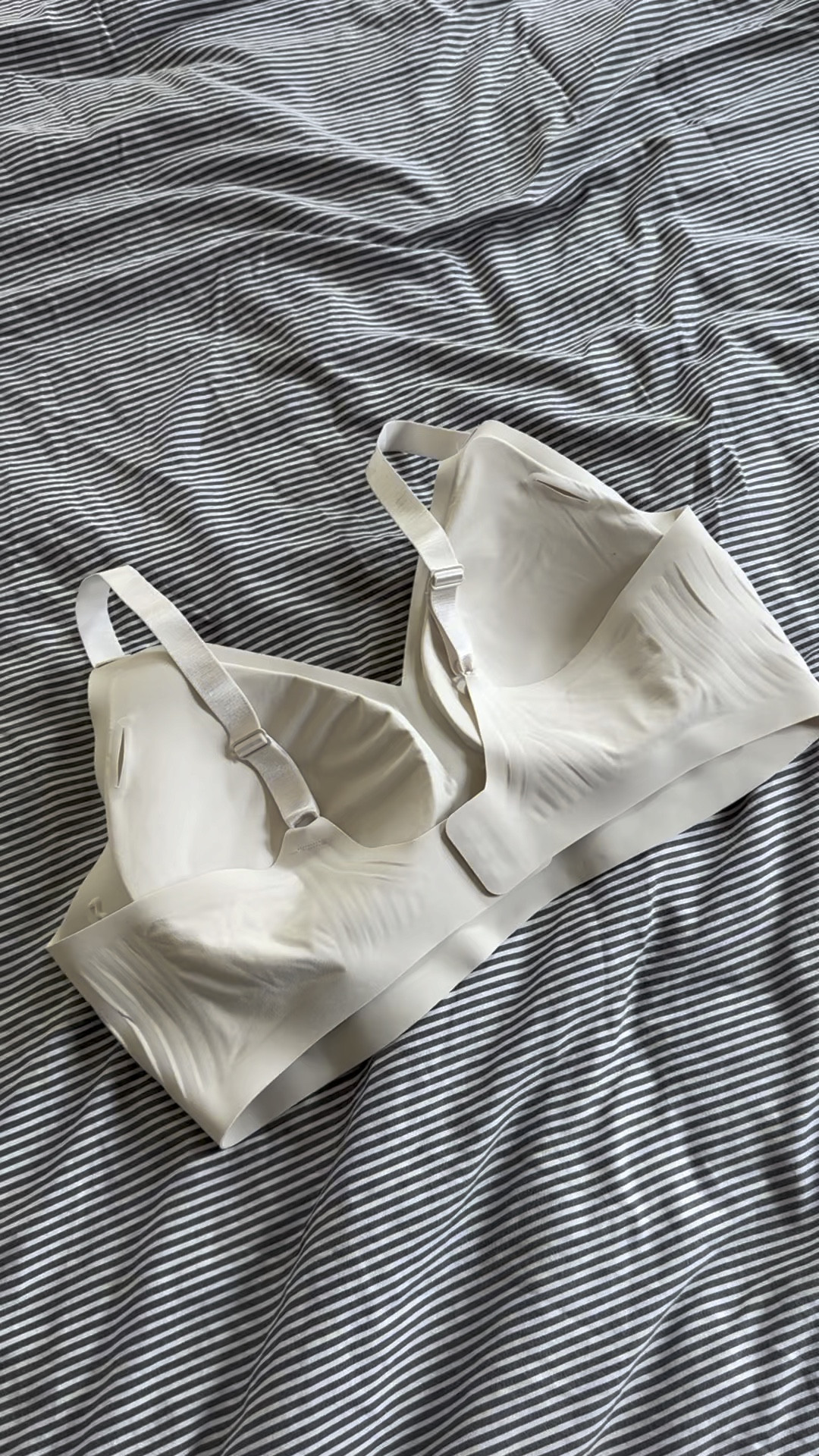 EBY’s wirefree bras are a great option travel, lounging, casual days. One of my go-tos ✨ @joineby #ebyempowerment #ad use CARALYNFS25 for 25% off any item! 

#LTKStyleTip #LTKSaleAlert #LTKMidsize