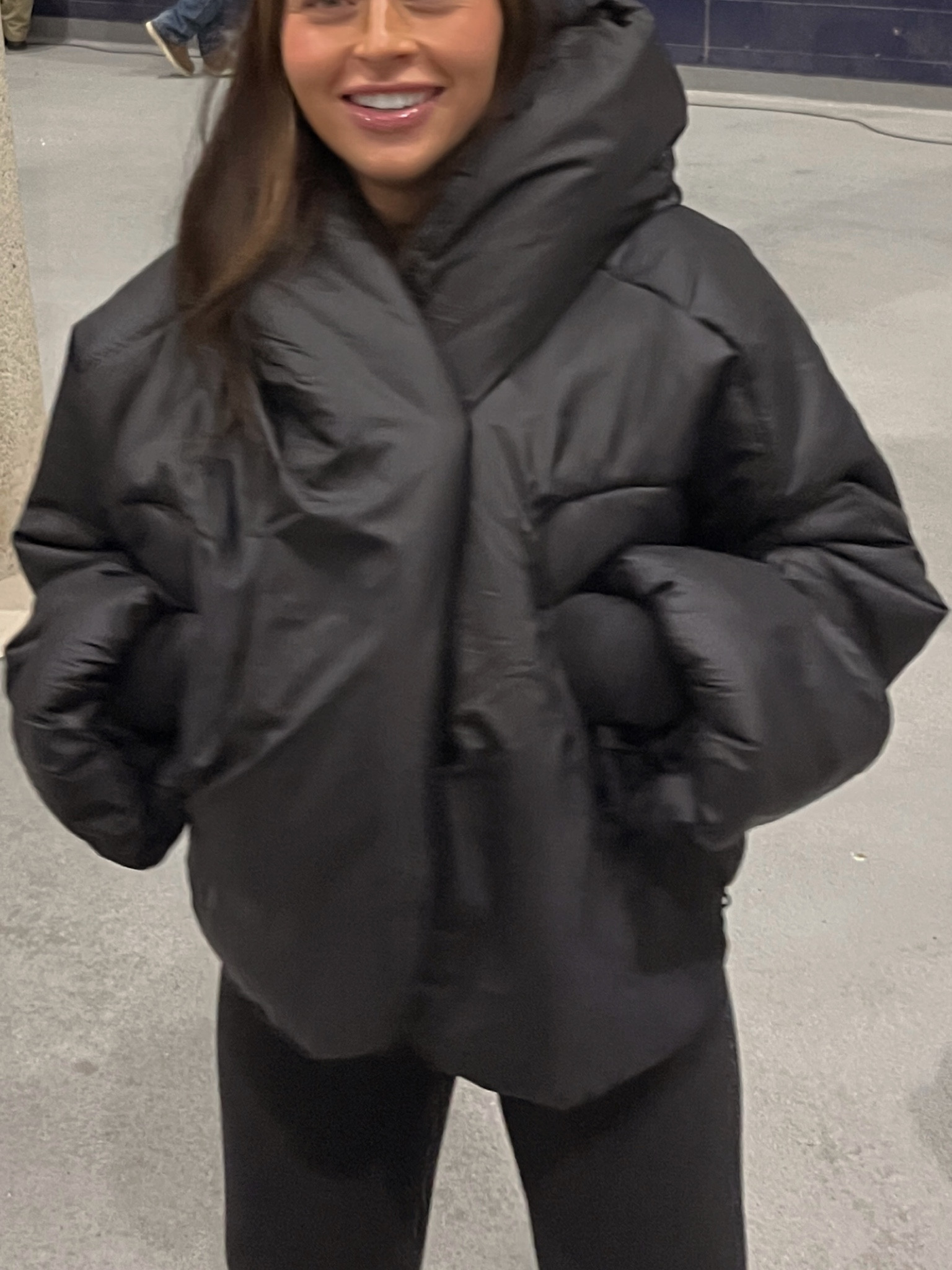 Favorite coat it’s giving Yeezy vibes !!! Wearing size 2