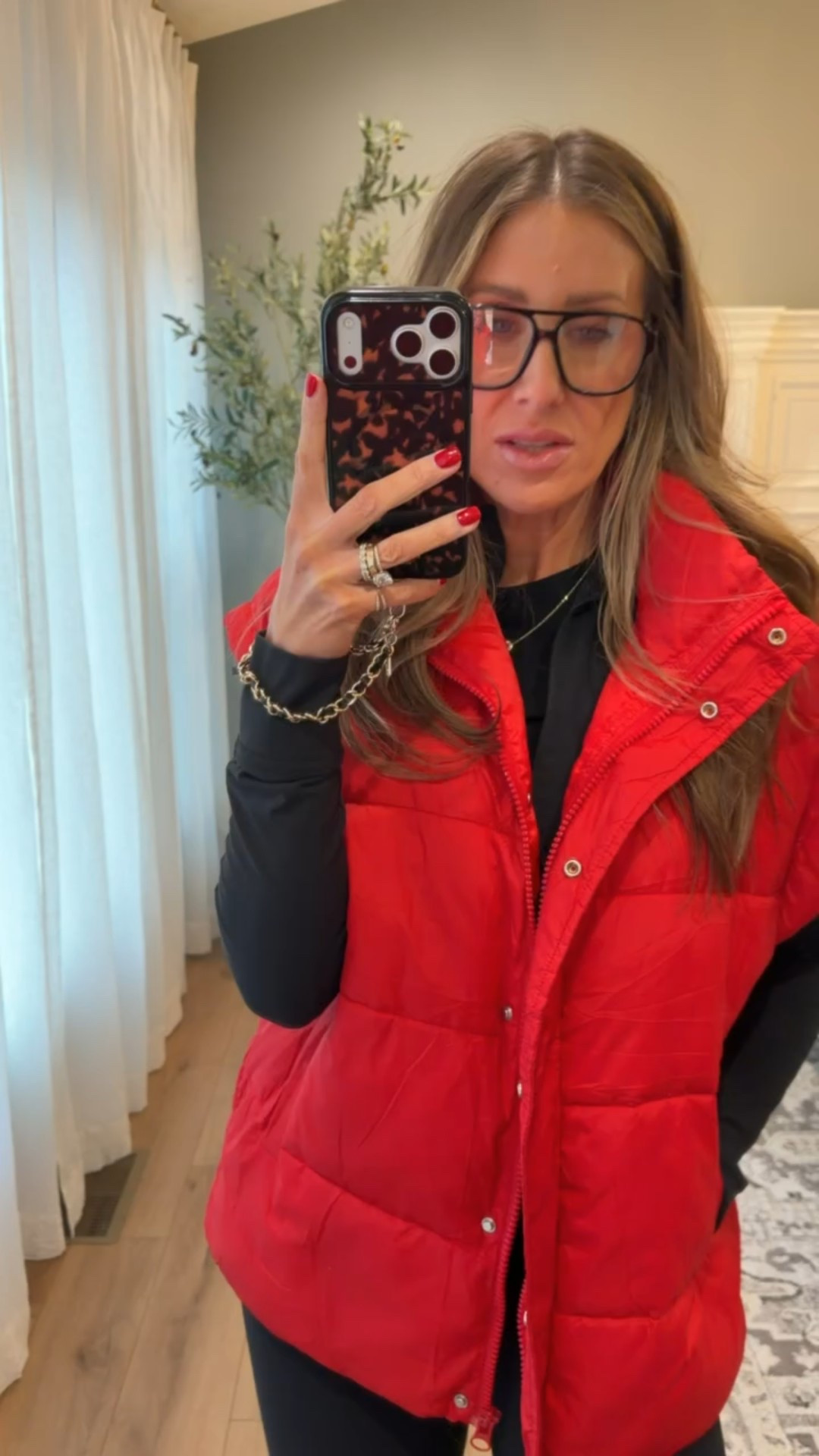 Oversized puffer vest, look for less, casual winter outfit inspo, carpool drop off outfit, Athleisure, themominstyle 

#LTKActive #LTKootd #LTKSeasonal