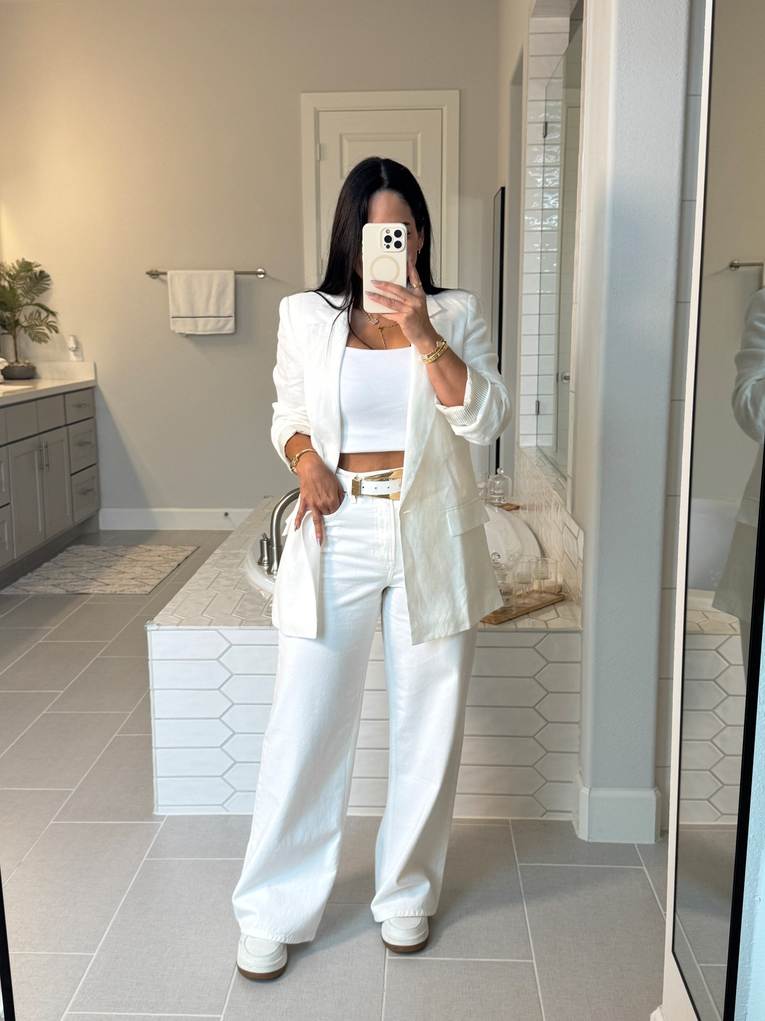 Total white 🤍

#LTKFindsUnder100 #LTKStyleTip #LTKFindsUnder50