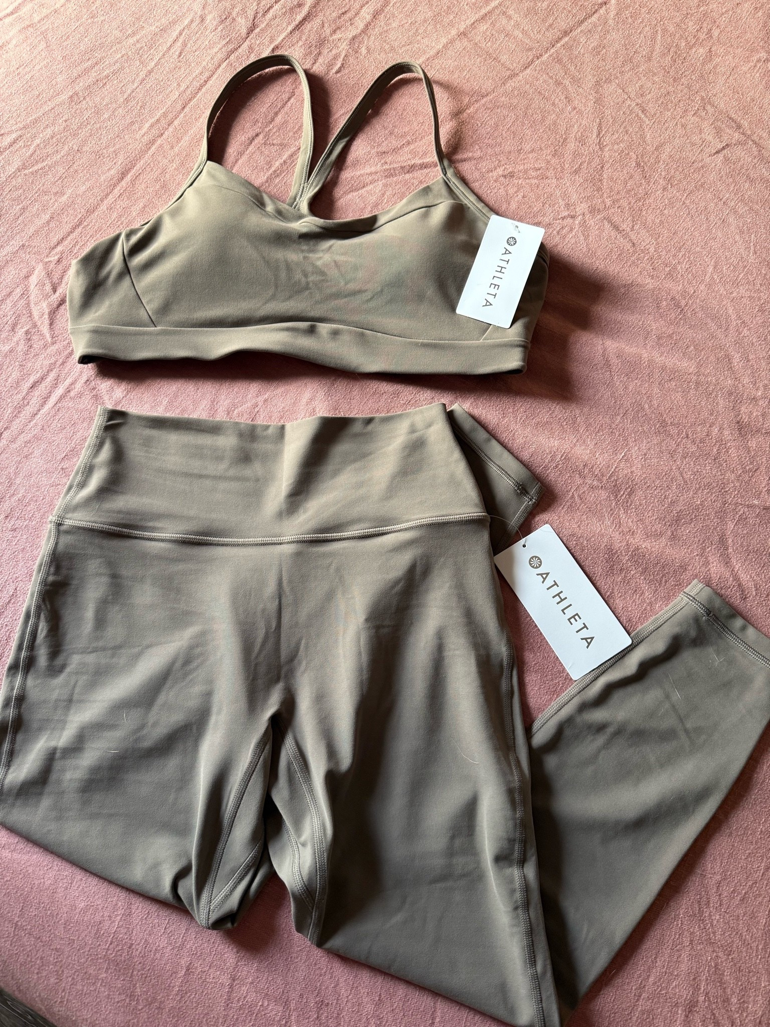 This matching set from @athleta!!!

#LTKootd #LTKActive #LTKfitnessgoals