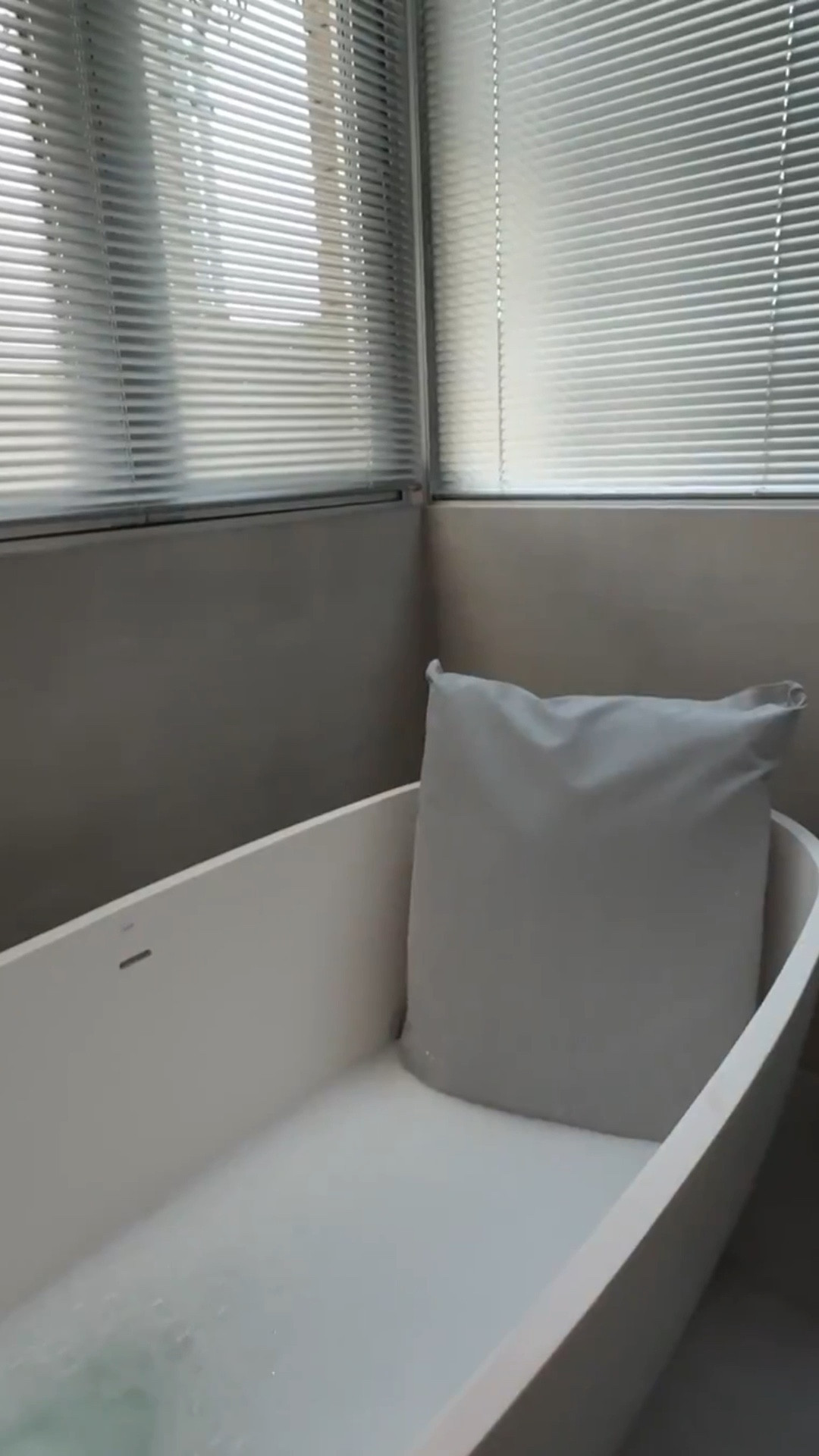 This is THEE PERFECT bath pillow. Pure relaxation. Make your bath time a personal spa experience. I love mine 🩶

#LTKselfcare #LTKHome #LTKGiftGuide