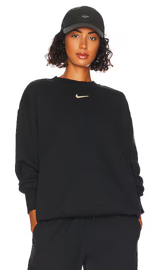 NSW Fleece Crewneck Sweatshirt in Black & Sail | Revolve Clothing (Global)