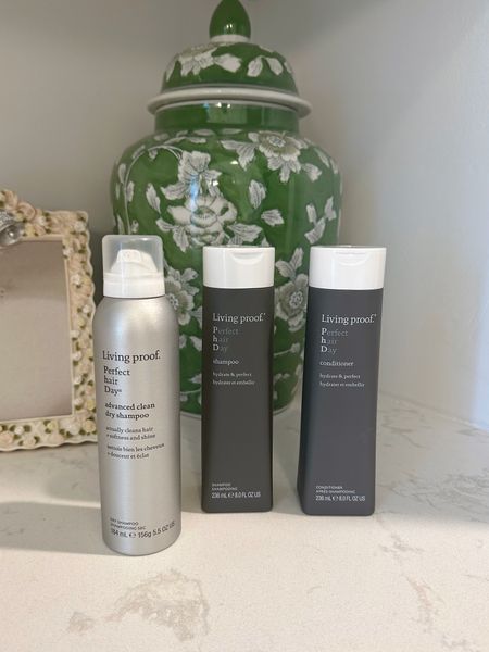 Back on my Living Proof dry shampoo kick & wondering why I ever stopped! This stuff smells AMAZING & doesn’t leave a white cast or buildup! I also picked up their Perfect Hair Day hydrating shampoo & conditioner and HIGHLY recommend it! Super hydrating without making your hair feel coated or oily after a few days! 