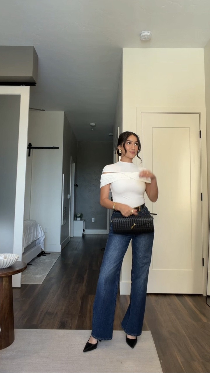 Dinner Outfit 🤍

Comment “Outfit” to receive the outfit link! 

Top @chatsbycdam 
Jeans @aritzia 
Belt @madewell 
Heels @nordstrom 
Watch @fossil 

#dinneroutfit #fyp #ootd #outfitinspo #outfitideas