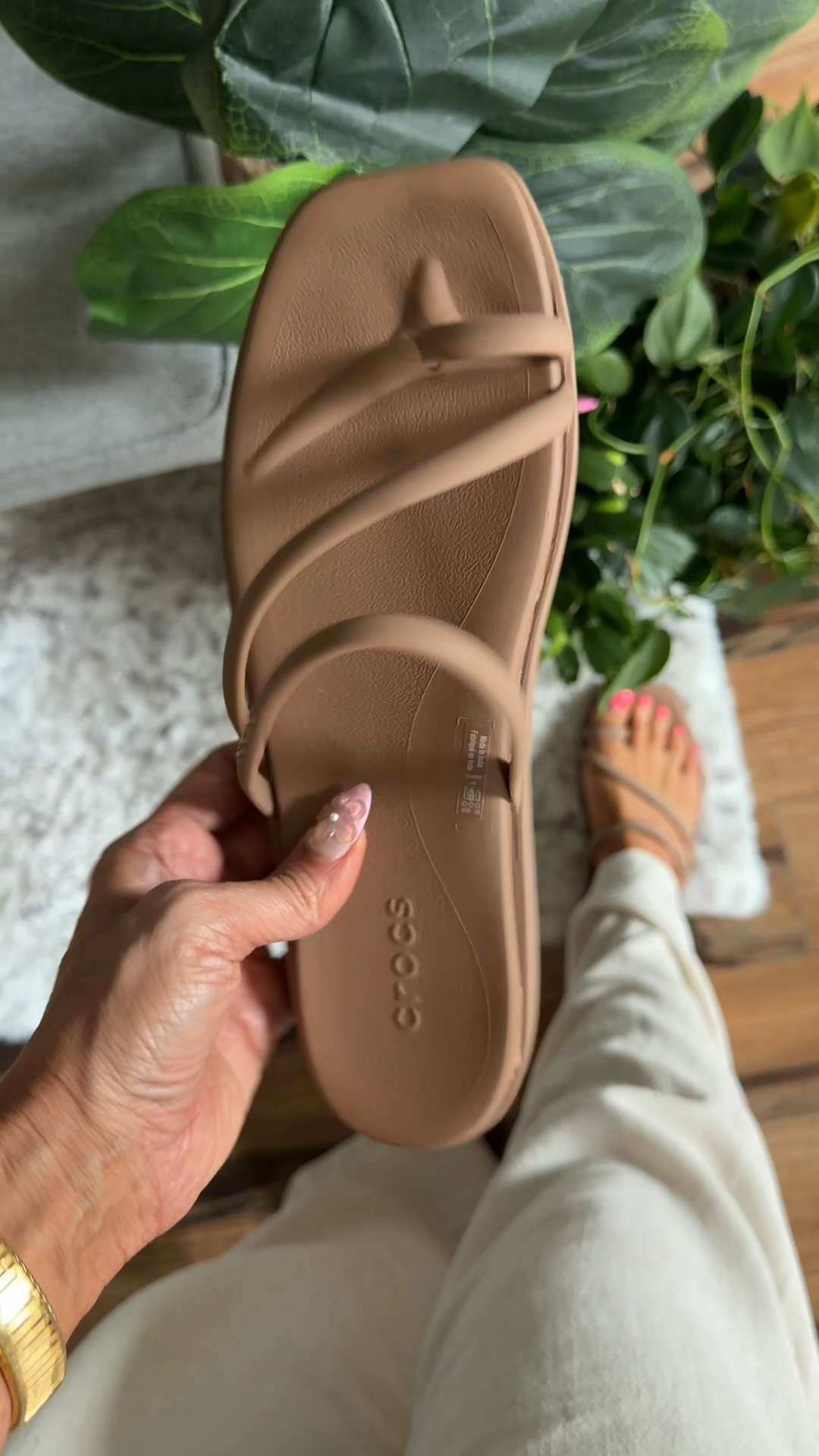 These make casual summer outfits look instantly cuter 🤎 Also love how lightweight they feel on.

#LTKStyle #LTKShoeCrush #crocssandals #summerstyle #earnscommissions 

 #LTKSeasonal #LTKOver40 #LTKTravel