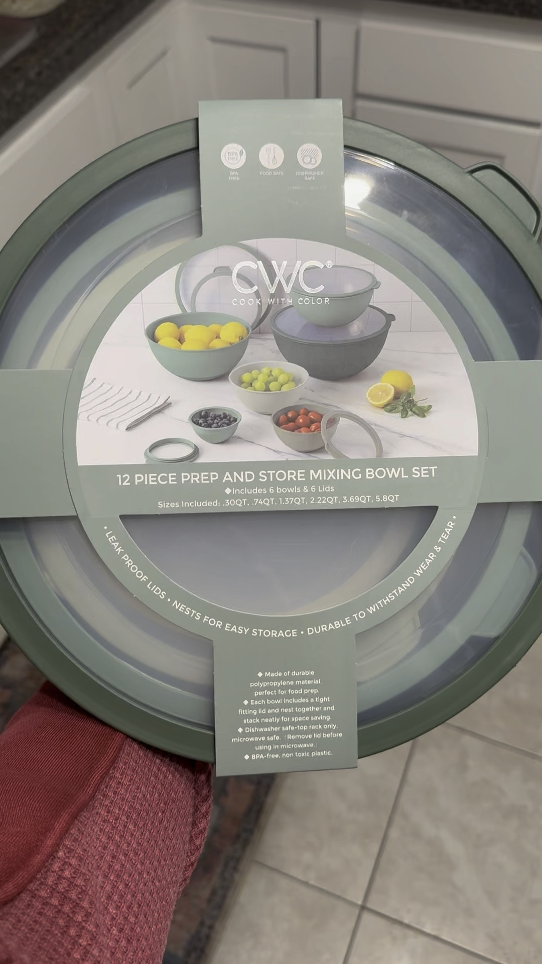 Love this mixing bowl set! I have one and also got one to give as a gift. All 6 come with leak proof lids! #kitchen #mixingbowls

#LTKHome #LTKSaleAlert #LTKGiftGuide