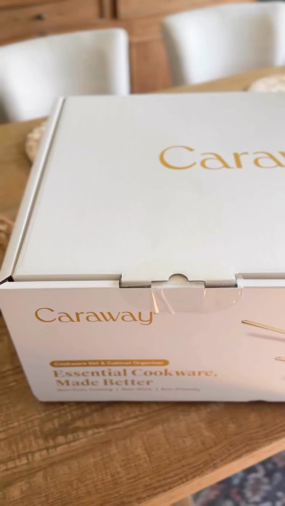 I did not expect to be this obsessed with pots and pans, but here we are 🫶🏼 My @caraway_home set is ceramic-coated, non-toxic, and way too pretty to hide in a cabinet. The magnetic pan storage and lid sleeve? Genius.

Now if it could just cook dinner for me, we’d really be winning 🍳✨

#LTKFamily #LTKHome #LTKParties