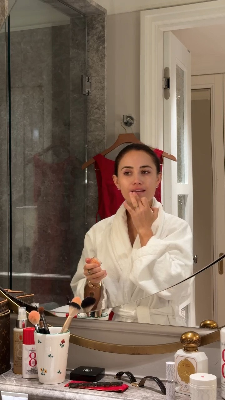 Dinner with Elizabeth Arden ❤️ Kate20 to get 20% off

Getting ready with my favourite Eight Hour products and finishing the look with a beautiful red dress by Anne Louise for a little touch of red for the evening.

#LTKbeauty #LTKdresses #LTKdatenight