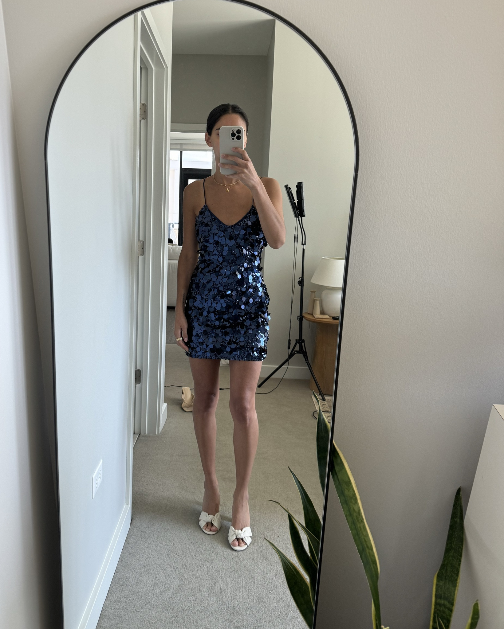 Backup dresses for Vegas from MESHKI 

#vegas #bachtrip #girlstrip


#LTKFindsUnder100 #LTKU #LTKParties