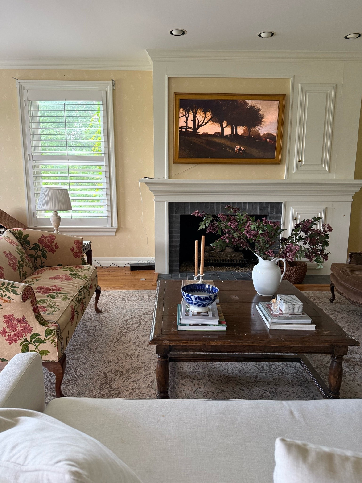 #Ad | Fall is starting to sneak its way into our home 🍂🤎 I rounded up some of my favorite Wayfair finds for the season — warm textures, rich tones, cozy layers and those little collected details that make a home feel extra inviting this time of year!

Comment FALL for the links! 
#WayfairPartner #wayfair @Wayfair