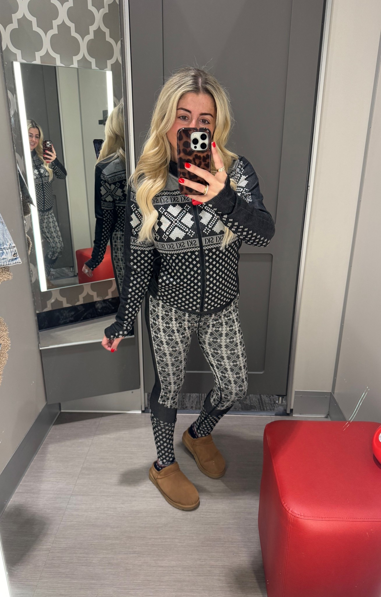 Cute ski matching set
Large jacket 
Med leggings
Uggs tts 
Winter fashion
Target finds 
Ski

#LTKootd #LTKFindsUnder100 #LTKHoliday