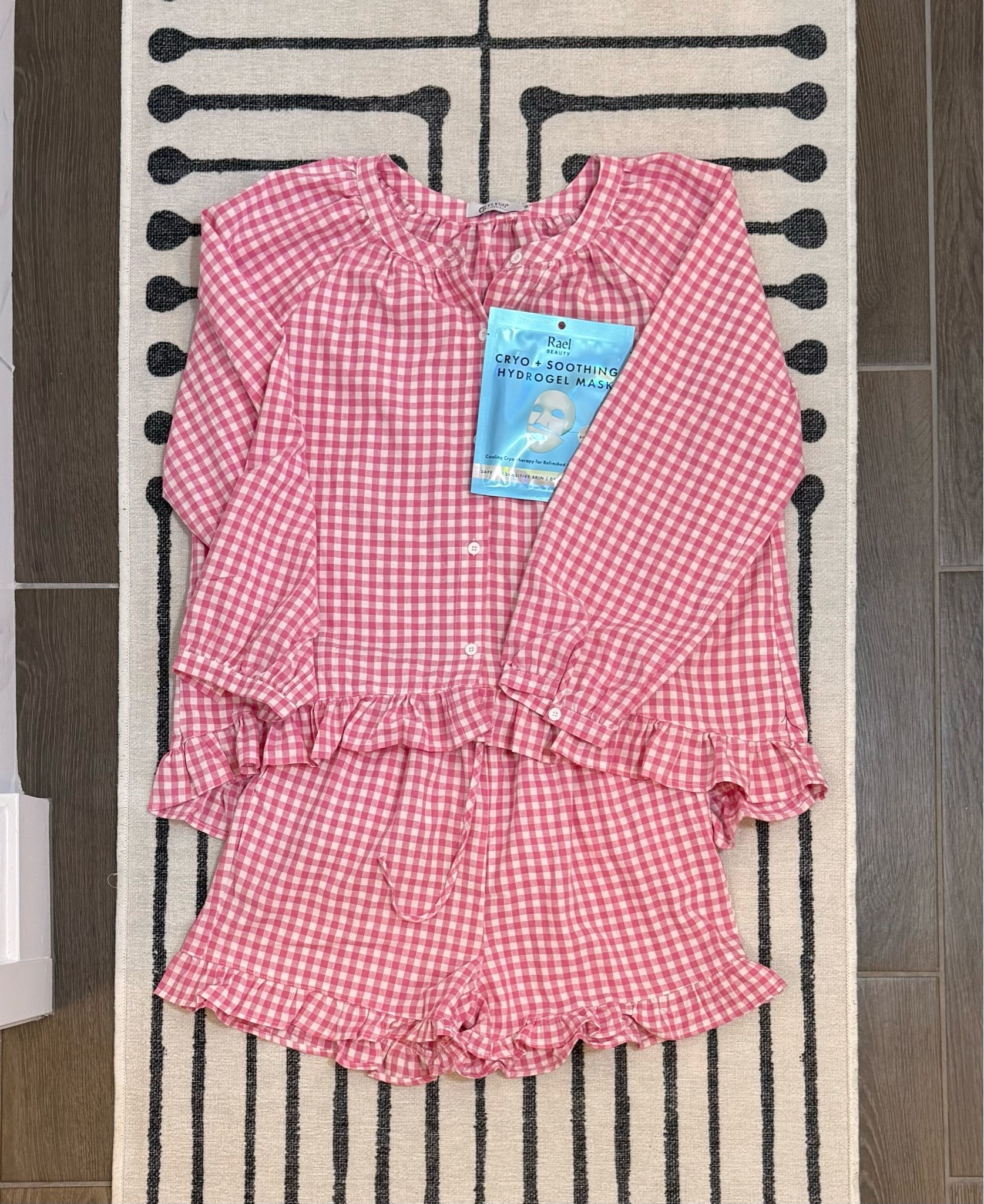 Hot pink gingham pjs with raglan sleeves and ruffle shorts and I simply lost the plot 🩷😭 This set is SO cute it actually hurts — the oversized top, the ruffle hem, the shorts with pockets… you could genuinely wear this out and no one would know it's sleepwear

#pajamas #pajamaset #shortset #pjset #ginghamprint #gingham #pinkgingham #hotpink #ruffles #raglansleeeve #oversizedtop #y2kfashion #y2kaesthetic #cottagecoreaesthetic #cottagecore #softgirl #softgirlera #summerpajamas #summerlounge #loungewear #loungewearfashion #cozygirl #homebody #sleepwear #sleepwearfashion #100percentcotton #cottonpajamas #pocketshorts #amazonfashion #amazonfinds #amazonstyle #founditonamazon #ltkstyletip #ltkfindsunder50