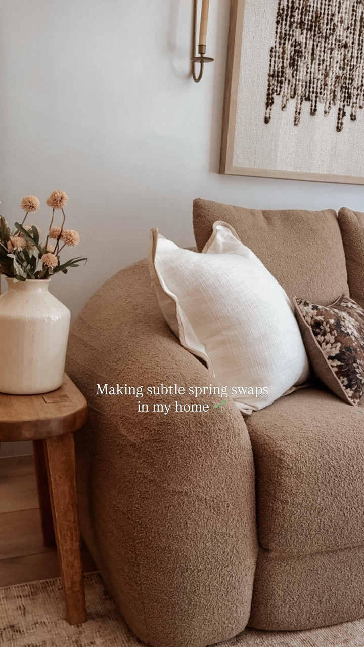 Floral pillows? For spring? Groundbreaking. 🌱


#cozyhome #⁣cozyvibes #springvibes #springiscoming

#LTKHome