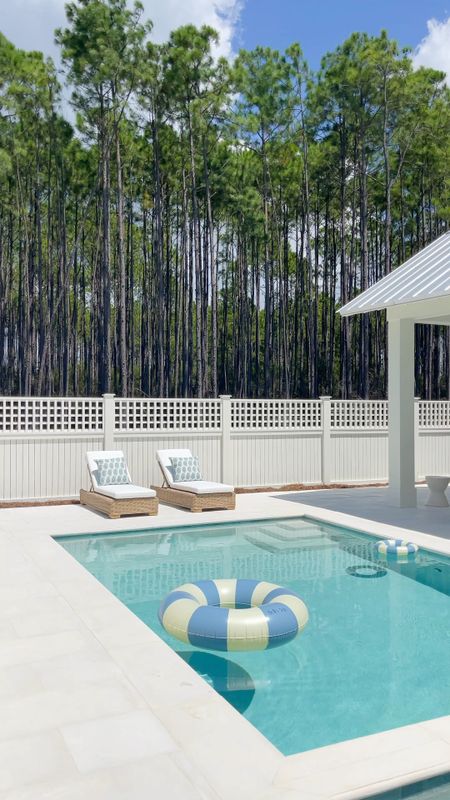 Pool deck vibes with our woven outdoor chaise lounge chairs, reversible block print pillows, blue scalloped umbrella, and a black outdoor umbrella stand!
.
#ltkhome #ltkseasonal #ltkfindsunder100 #ltkfindsunder50 #ltkstyletip #ltkswim #ltkfamily #ltkvideo

#LTKhome #LTKSeasonal #LTKsalealert