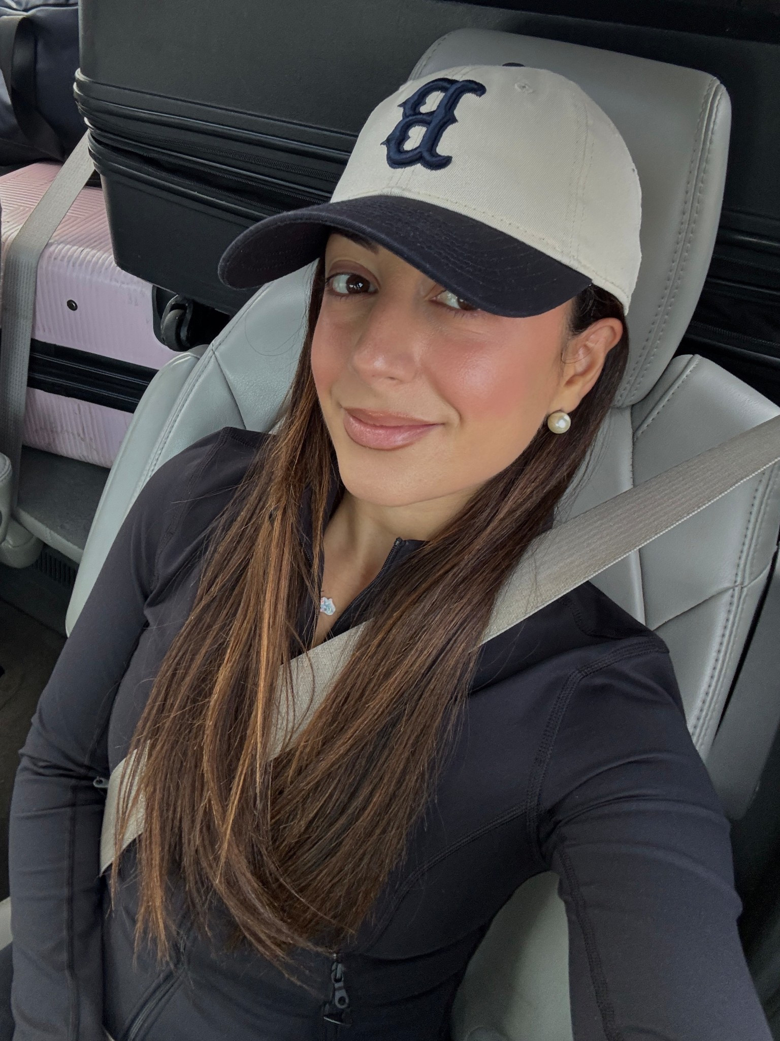 I usually don’t wear hats but this color combo is so flattering #hats