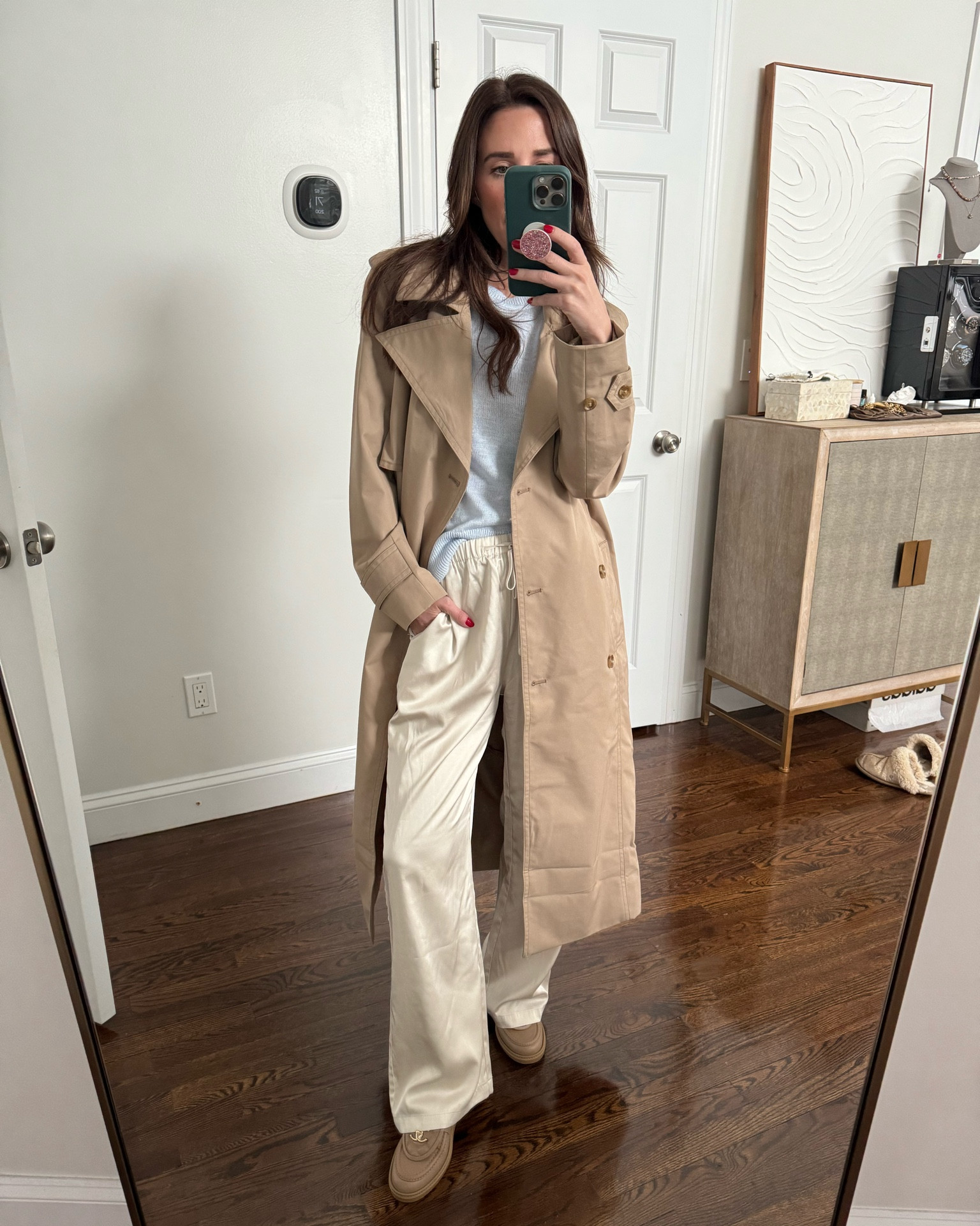 Casual trench styling 

#howtostyle #trench 

#LTKstyletip #LTKfindsunder50 #LTKfindsunder100