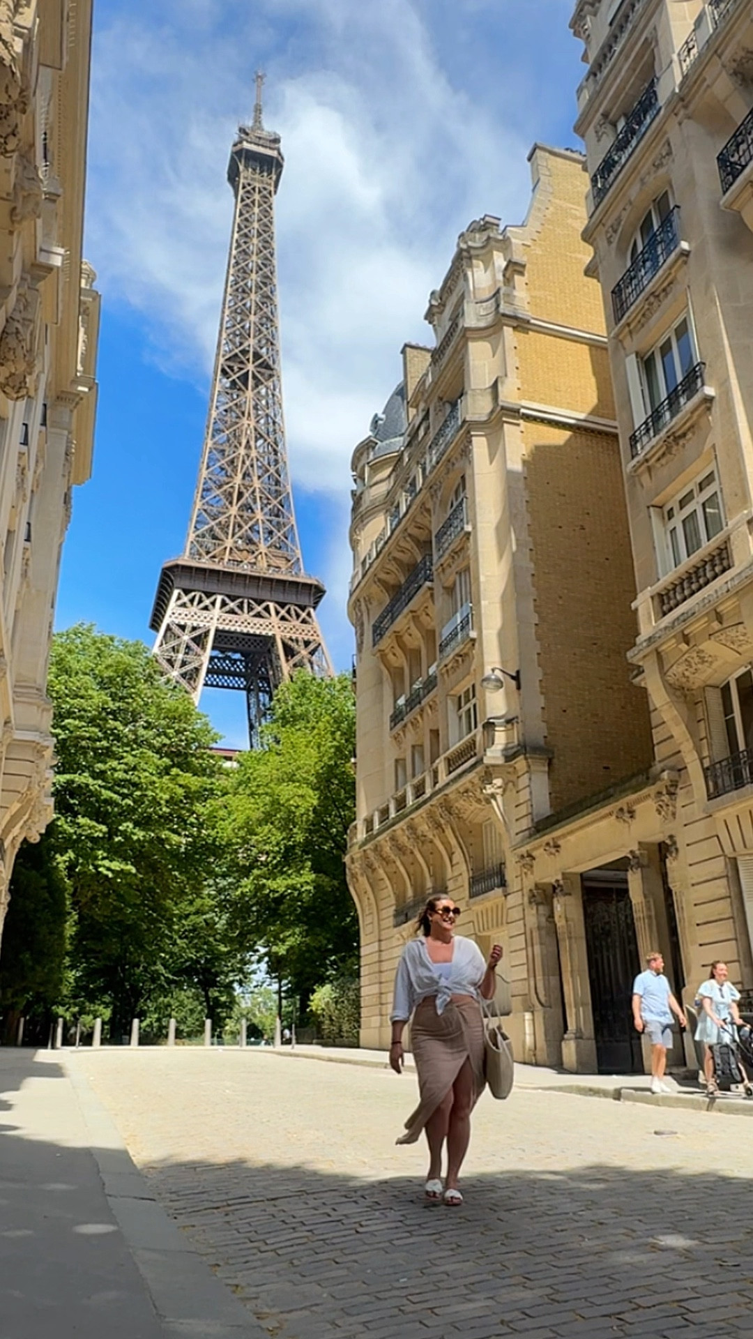 Spent 8 hours in Paris dressed head to toe in ASOS 🫶

Sizes 👇

🪩 shoes size 7 (little tight on first wear) 
🪩 skirt size 16
🪩 bandeau size 16
🪩 shirt size 18

#LTKsummer #LTKcurves #LTKmidsize