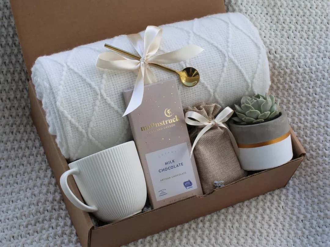 Care Package for Her, Birthday Gift Basket, Get Well Soon Gift, Gift Box  for Women, Hygge Gift Box, Thinking of You Gift, Self Care Package 