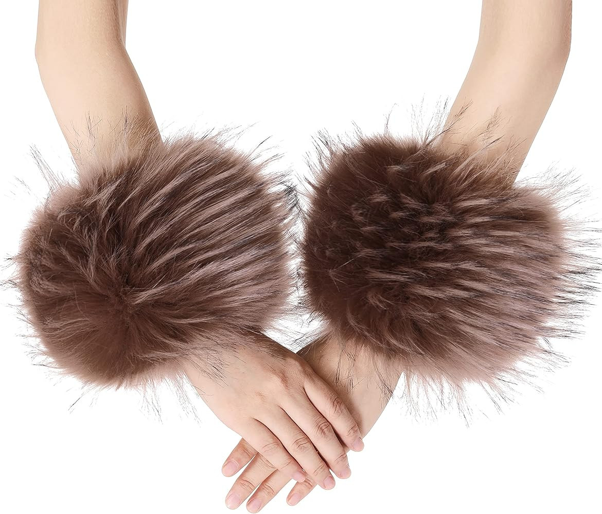 LA CARRIE Women's Leopard Print Faux Fur Wrist Cuffs,Winter Fox Furry Bands Arm Warmer | Amazon (US)
