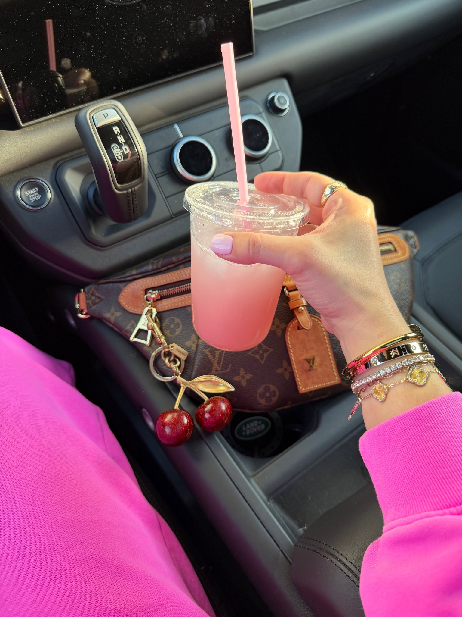 Clear protein is soo tasty! 
OOTD 
Small hoodie
Xs petite sweatpants 

#LTKootd