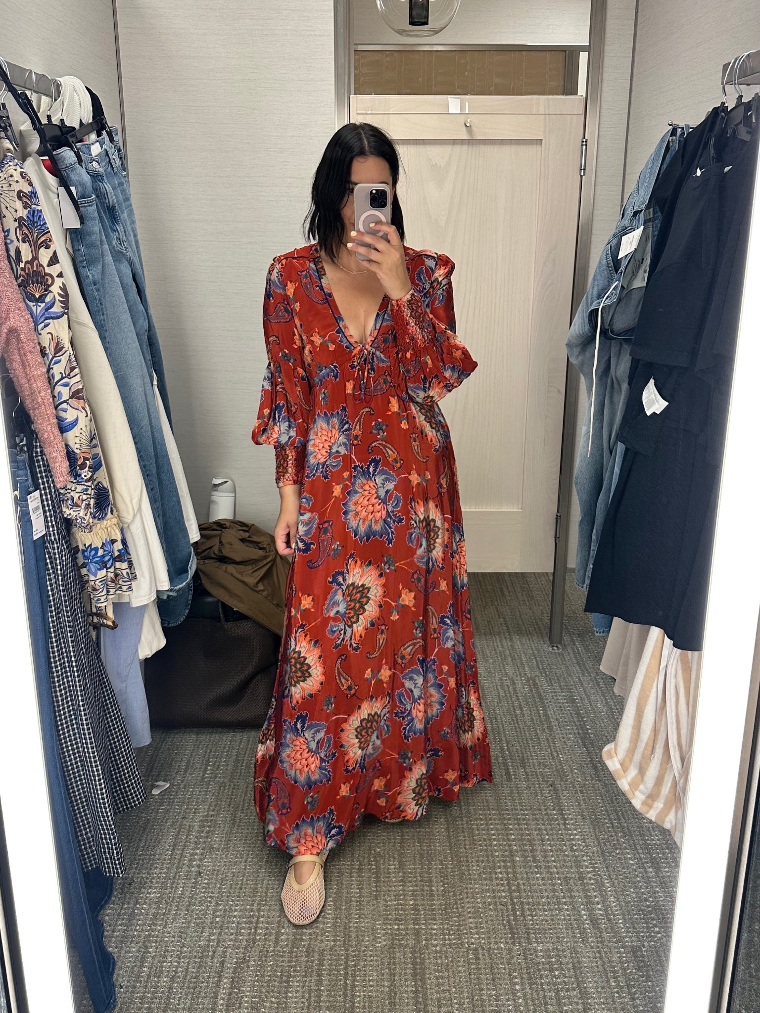 THIS DRESS 😍😍😍 it’s so gorgeous and so slinky! I’m in the medium and it fits tight across the chest but also I don’t hate it 🙃 I would suggest a size up if you have big boobs but otherwise true to size!

#LTKOver40