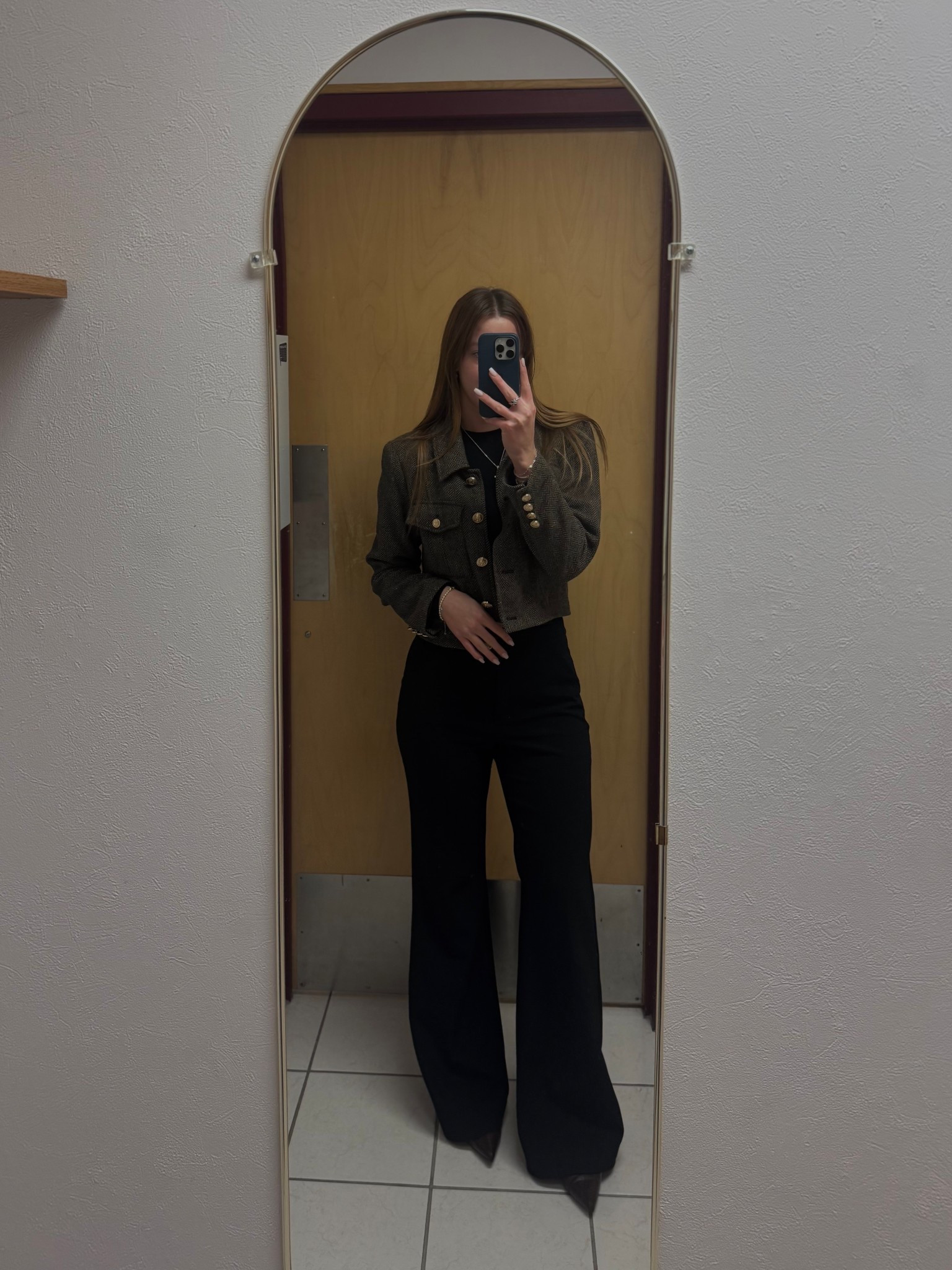 The jacket I’m wearing is the Herringbone Lady Jacket by Avec Les Filles from NUULY
But I can’t find it online anywhere 

#LTKWorkwear #LTKootd #LTKSeasonal