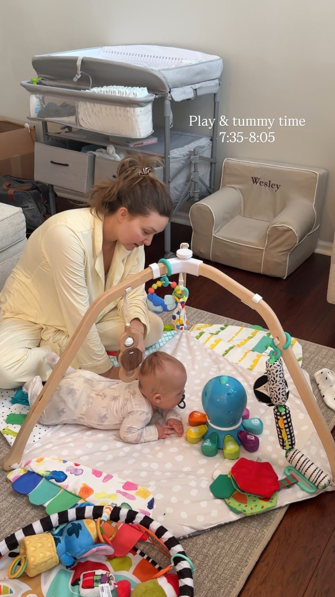 Play & tummy time 
7:35-8:05