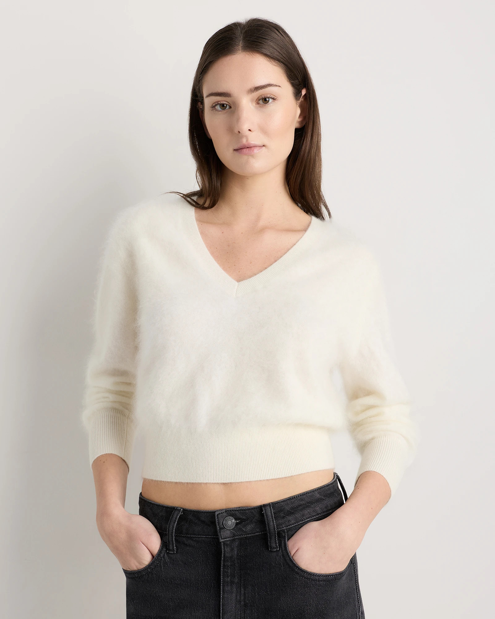 Quince | Women's Brushed Cashmere Shrunken V-Neck Sweater in Ivory, Size Large | Quince