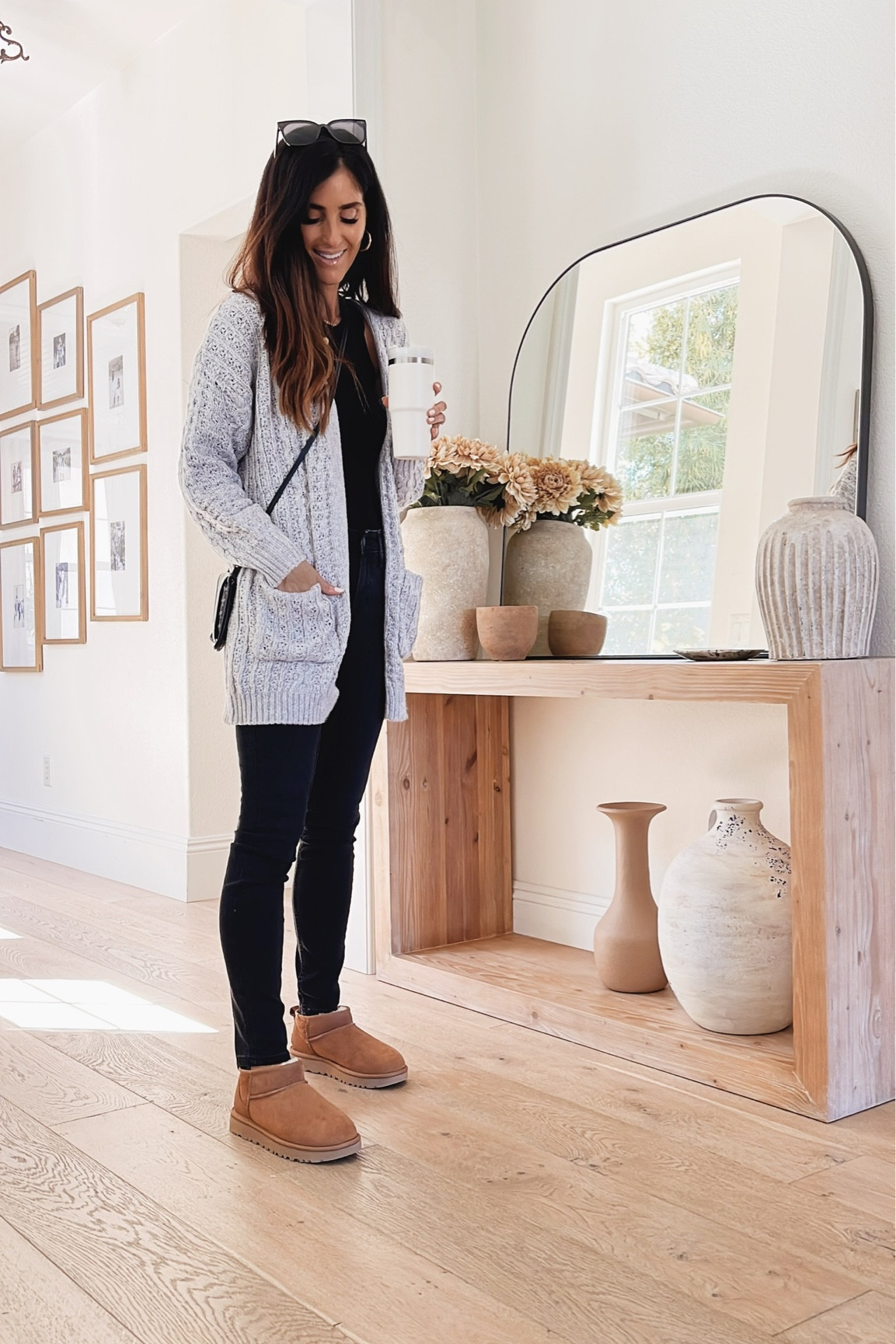 Fall look, jeans, cardigan under $20, Ugg, StylinByAylin 
CARDIGAN: S

#LTKunder100 #LTKstyletip #LTKSeasonal