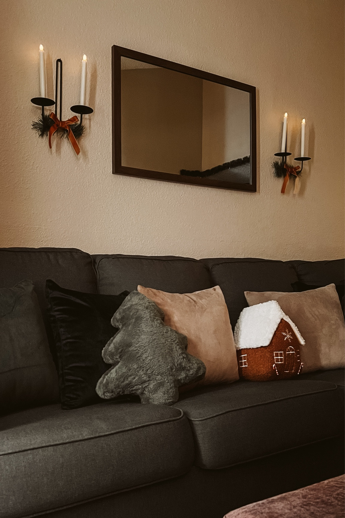 my moody christmas decor 🎄🏠 #christmaspillows #couchdecor #christmaslivingroom #christmashomeaesthetic #christmasaesthetic #christmasthrowpillows#LTKHoliday 

#LTKhome #LTKSeasonal