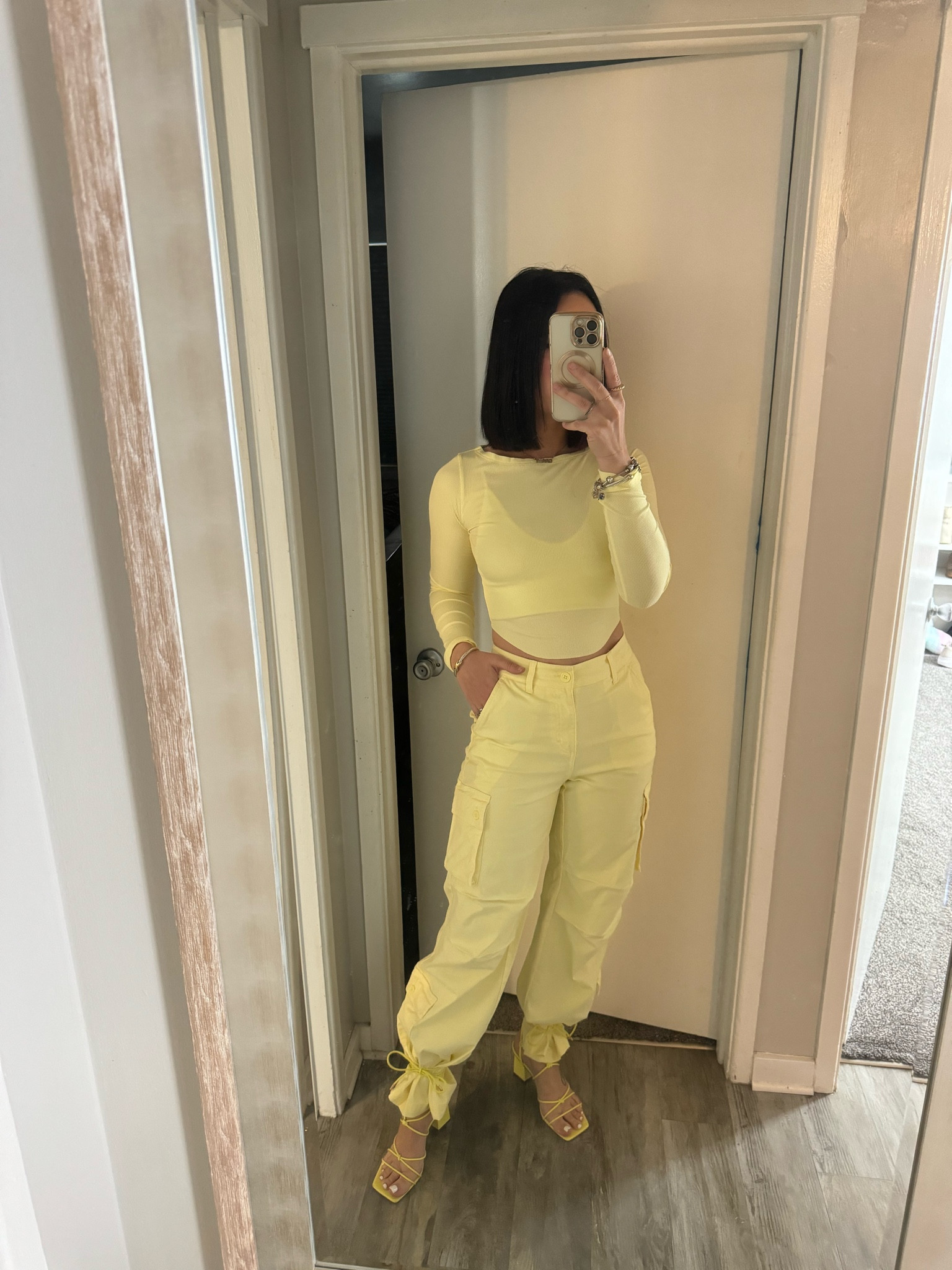 Monochromatic yellow moment!

Wearing XS in top and bottoms

Target
Target style
Easter style
Easter outfits
Colorful outfits
Spring outfit
Spring color
Yellow outfits

#LTKshoecrush #LTKfindsunder50 #LTKSeasonal