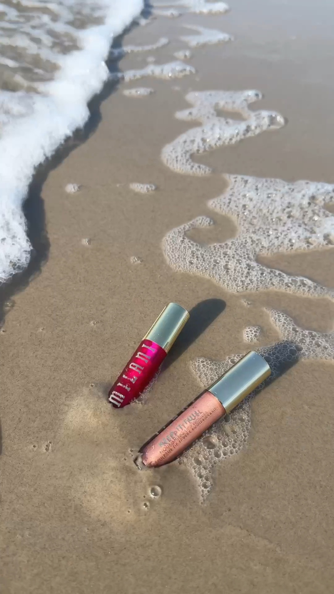 the only thing juicier than this ocean breeze... is my lips. I’m wearing Fruit Fetish Lip Oil in Raspberry Peach and Keep It Full Nourishing Lip Plumper in Nude Shimmer and they did what needed to be done.hydrated, glowy, and plumped without the sticky mess. 
under $10 at @target? yes please.

#ad @milanicosmetics @target
#GRWMilani #milanicosmetics #TargetPartner #Target #quietluxury #lipcombo
#loveartesia #htxinfluencer #houstoncreator

@Shop.LTK #liketkit 