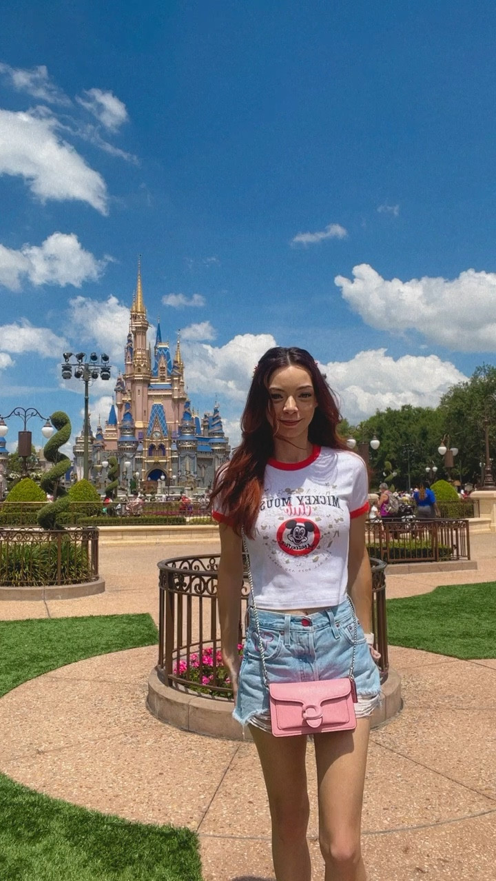 My favorite Coach purse! The Tabby in pink is to die for 💗

#LTKbeauty #LTKitbag #LTKtravel