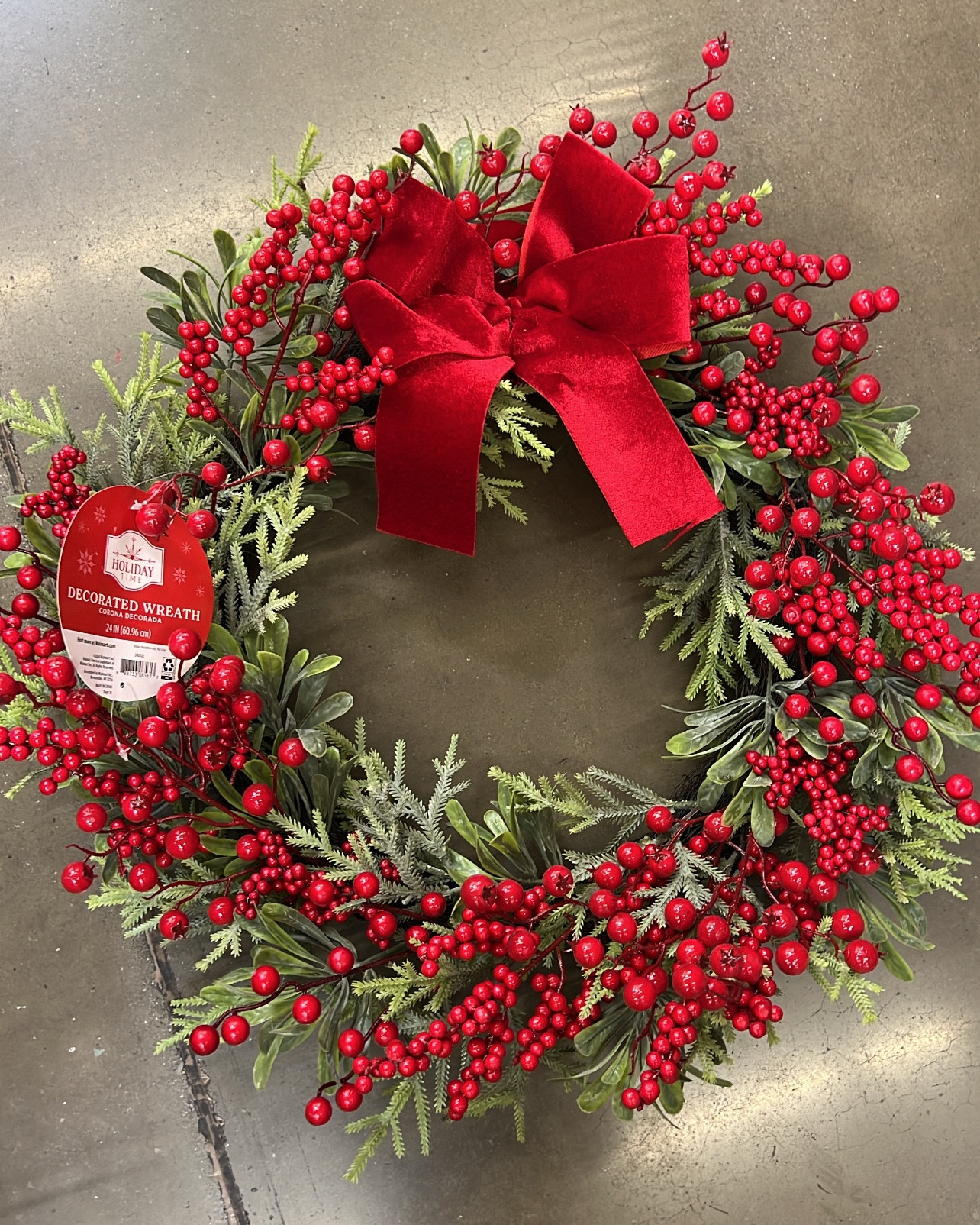 Found the prettiest classic Christmas wreath under $30! 

#LTKHome #LTKSeasonal #LTKVideo