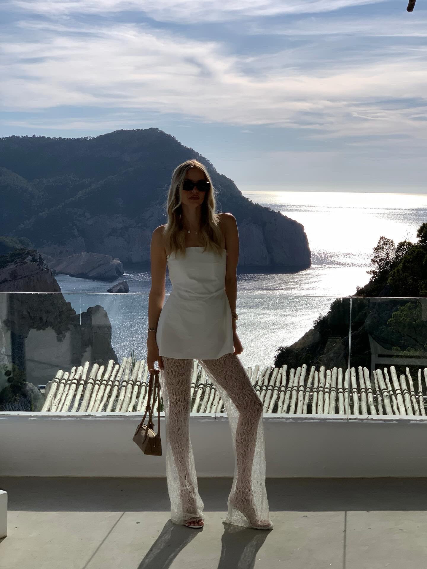 All white for dinner nights 🤍